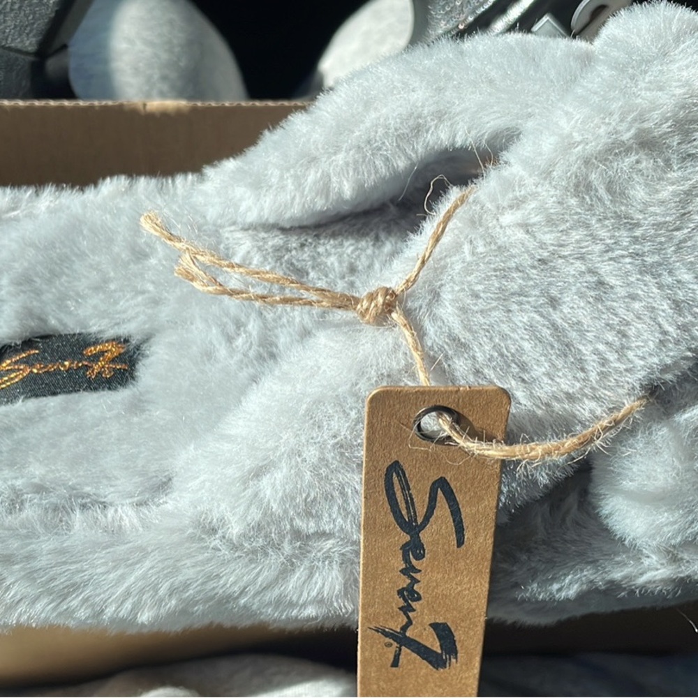 Seven7 Light Gray Faux Fur Slippers